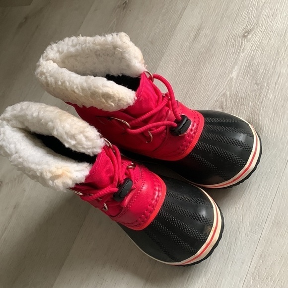 SOREL Girl Boots Yoot PAC waterproof size 10 winter snow hot pin Sherpa lace up - Picture 4 of 10